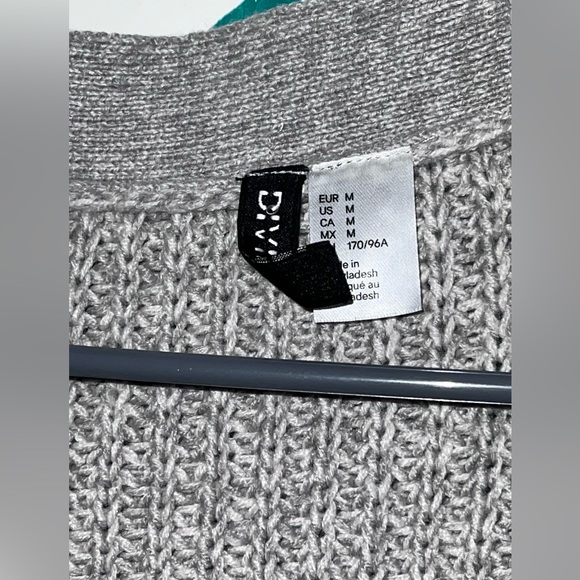 H&M Divided Gray Short Wrap Sweater Women’s M - Picture 3 of 3